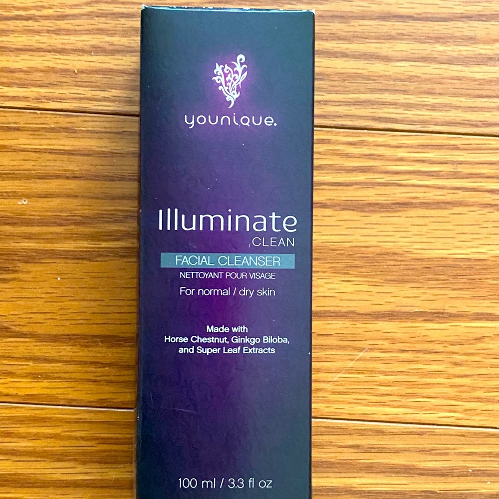 Younique Illuminate Clean Facial Cleanser